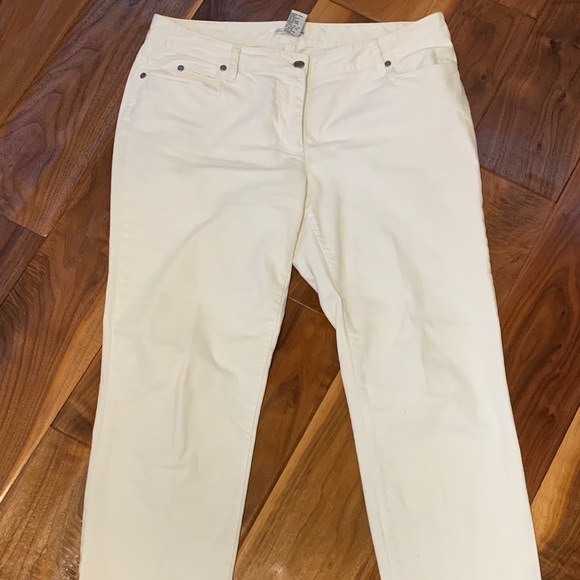 White pants - Picture 1 of 3